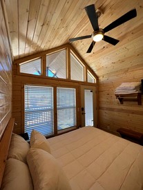 Stylish Tiny Home Getaway with Spacious Loft & Outdoor Area in Williams, Arizona - Williams, Arizona - glamping.directory