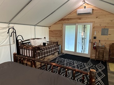 Amazing Tented Cabin Nestled Amongst the Trees for a Peaceful Glamping Getaway near Madison, Ohio - Madison, Ohio - glamping.directory