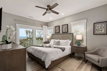 Beautiful Modern Beach House for Large Family Vacations with Incredible Views for an Unforgettable Coastal Getaway in Corolla, North Carolina - Corolla, North Carolina - glamping.directory