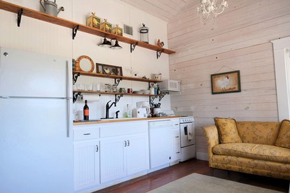 Beautiful Texas Cottage for a Romantic Canyon Lake Getaway - Fischer, Texas - glamping.directory