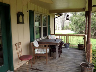 Secluded Cabin Rental Tucked Away in the Forest near London, Kentucky - London, Kentucky - glamping.directory
