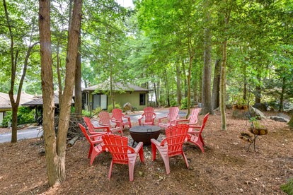 Architectural Lakefront Luxury Retreat with Private Dock near Lake Norman State Park, North Carolina - Sherrills Ford, North Carolina - glamping.directory