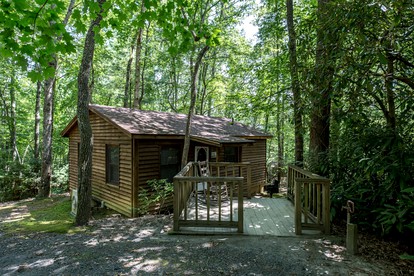North Carolina Pet-Friendly Cabin Rental for Romantic Getaways to the Mountains - glamping.directory