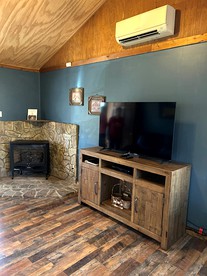 North Carolina Pet-Friendly Cabin Rental for Romantic Getaways to the Mountains - Spruce Pine, North Carolina - glamping.directory
