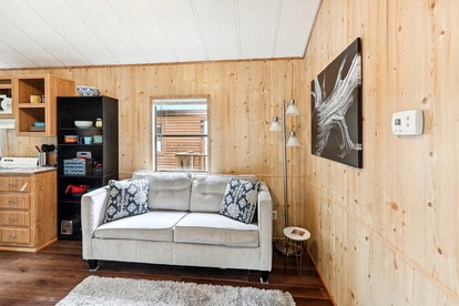 Idyllic Rental Cabin for Romantic Getaways and Outdoor Adventures by Toronto Lake, Kansas - Toronto, Kansas - glamping.directory