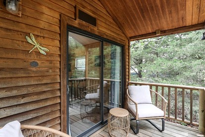 Idyllic Rental Cabin for Romantic Getaways and Outdoor Adventures by Toronto Lake, Kansas - Toronto, Kansas - glamping.directory