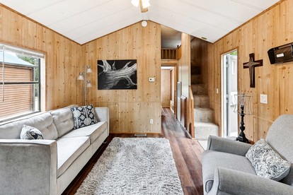 Idyllic Rental Cabin for Romantic Getaways and Outdoor Adventures by Toronto Lake, Kansas - Toronto, Kansas - glamping.directory