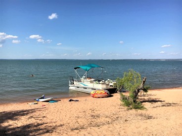 Quiet Lake Buchanan Getaway Surrounded by Scenic Hill Country Beauty in Texas - Buchanan Dam , Texas - glamping.directory