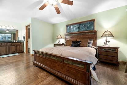 Comfy Cabin with Outdoor Living Space with Spa in Big Bear Lake - Big Bear Lake, California - glamping.directory