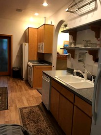 Spacious Family Retreat for a Secluded Getaway in Girdwood, Alaska - Girdwood, Alaska - glamping.directory