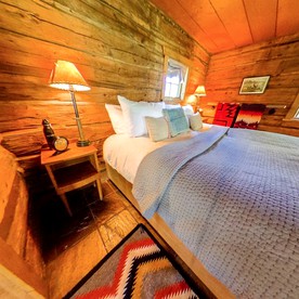 Idyllic Cabin for Couples near Dolores, Colorado - Dolores, Colorado - glamping.directory