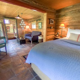 Idyllic Cabin for Couples near Dolores, Colorado - Dolores, Colorado - glamping.directory
