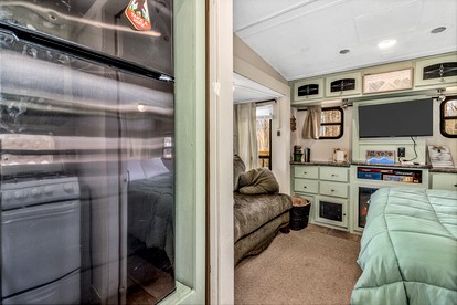 Cozy Mountain Camper Retreat with Private View Deck & Fire Pit in Old Fort, North Carolina - Old Fort, North Carolina - glamping.directory