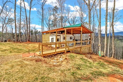 Cozy Mountain Camper Retreat with Private View Deck & Fire Pit in Old Fort, North Carolina - Old Fort, North Carolina - glamping.directory