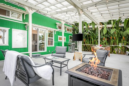 Ideal Container Tiny House with Amazing Outdoor Living Area in Hawaii - Holualoa, Hawaii - glamping.directory