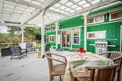 Ideal Container Tiny House with Amazing Outdoor Living Area in Hawaii - Holualoa, Hawaii - glamping.directory