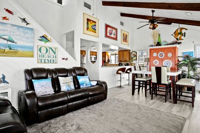 Charming Beach House with Breathtaking Ocean View and Spacious Decks in Jamaica Beach, Texas - Jamaica Beach, Texas - glamping.directory