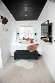 Beautiful Modern Tree House Cabin Surrounded by Trees for a Peaceful Romantic Getaway near Lone Oak, Texas - Lone Oak, Texas - glamping.directory