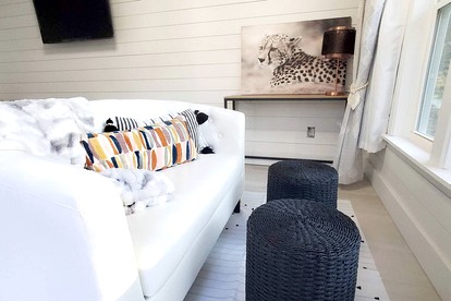 Beautiful Modern Tree House Cabin Surrounded by Trees for a Peaceful Romantic Getaway near Lone Oak, Texas - Lone Oak, Texas - glamping.directory