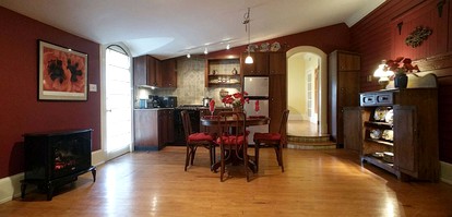 Bright Lakefront Bed and Breakfast Suite near Greenville, North Carolina - Williamston, North Carolina - glamping.directory