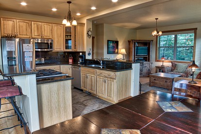 Regal Breckenridge Cabin with a Hot Tub - Breckenridge, Colorado - glamping.directory