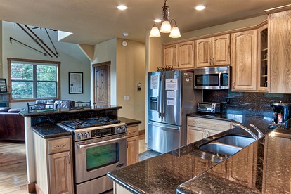Regal Breckenridge Cabin with a Hot Tub - Breckenridge, Colorado - glamping.directory