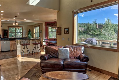 Regal Breckenridge Cabin with a Hot Tub - Breckenridge, Colorado - glamping.directory