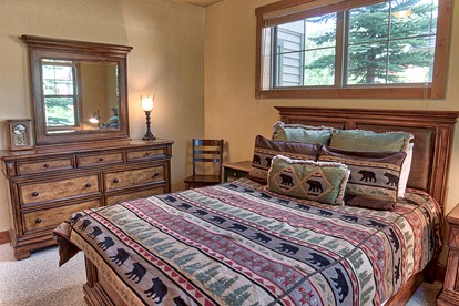 Regal Breckenridge Cabin with a Hot Tub - Breckenridge, Colorado - glamping.directory