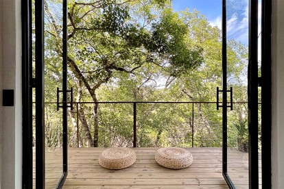 Luxury Villa near Marble Falls for Weekend Getaways in Texas for Couples - Marble Falls, Texas - glamping.directory