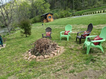 Rustic Cabin Rental near Asheville Perfect for a Weekend Getaway on Tuckasegee River - Tuckasegee, North Carolina - glamping.directory