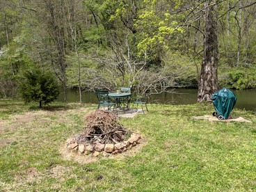 Rustic Cabin Rental near Asheville Perfect for a Weekend Getaway on Tuckasegee River - Tuckasegee, North Carolina - glamping.directory