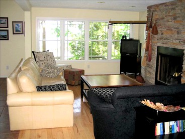 Fully-Furnished Lake Cabin Rental near Grand Rapids, Michigan - Pentwater, Michigan - glamping.directory