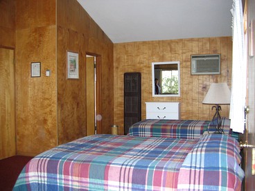 Cabin Rental with a Swimming Pool in the Tehachapi Mountains, California - Caliente, California - glamping.directory