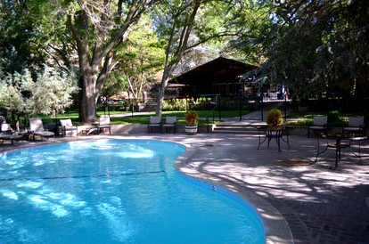 Cabin Rental with a Swimming Pool in the Tehachapi Mountains, California - Caliente, California - glamping.directory