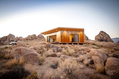 Stunning Lone Pine Accommodation for Romantic Getaways in California - Lone Pine, California - glamping.directory