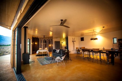 Stunning Lone Pine Accommodation for Romantic Getaways in California - Lone Pine, California - glamping.directory