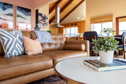 Incredible Oceanfront Retreat with Stunning Views for Group Getaways in Moss Beach, California - Moss Beach, California - glamping.directory