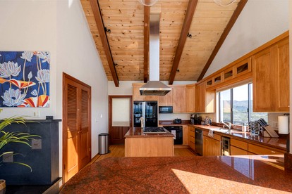 Incredible Oceanfront Retreat with Stunning Views for Group Getaways in Moss Beach, California - Moss Beach, California - glamping.directory