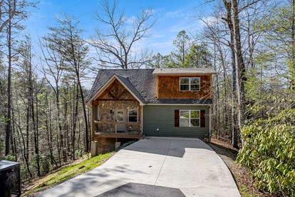 Rustic Family Cabin with Hot Tub with Arcade in Great Smoky Mountains near Gatlinburg, Tennessee - glamping.directory