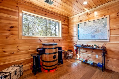 Rustic Family Cabin with Hot Tub with Arcade in Great Smoky Mountains near Gatlinburg, Tennessee - Gatlinburg, Tennessee - glamping.directory