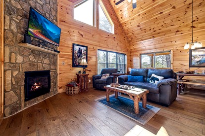 Rustic Family Cabin with Hot Tub with Arcade in Great Smoky Mountains near Gatlinburg, Tennessee - Gatlinburg, Tennessee - glamping.directory