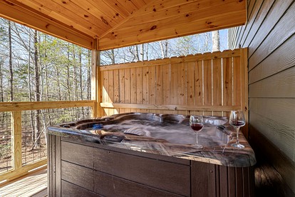 Rustic Family Cabin with Hot Tub with Arcade in Great Smoky Mountains near Gatlinburg, Tennessee - Gatlinburg, Tennessee - glamping.directory