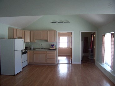 Country Cottage Rental on 50 Acres of Sublime Land in Southwest Wisconsin - Blanchardville, Wisconsin - glamping.directory