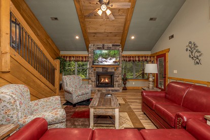 Luxury Cabin Rental with Hot Tub, Pool Table, and Arcade on Family Resort near Gatlinburg, Tennessee - Gatlinburg, Tennessee - glamping.directory