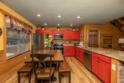 Luxury Cabin Rental with Hot Tub, Pool Table, and Arcade on Family Resort near Gatlinburg, Tennessee - Gatlinburg, Tennessee - glamping.directory