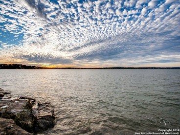 Lake View Glamping Rental in Canyon Lake, Texas - Canyon Lake, Texas - glamping.directory