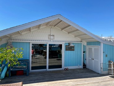 Beautiful Cottage on the Bay with Private Dock and Hot Tub for a Memorable Getaway on Little Gasparilla Island, Florida - glamping.directory