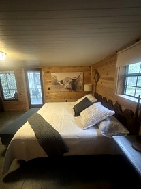 Beautiful Wooden A-Frame Perfect for Outdoor Activities in Blue Ridge, Georgia - Blue Ridge, Georgia - glamping.directory