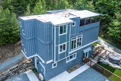 Spectacular Luxurious Container with Outdoor Hot-Tub and Fire Pit in North Carolina - glamping.directory