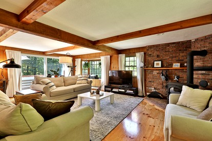 Impressive Cabin with Hot-tub and Fascinating Views in Mendon, Vermont - Mendon, Vermont - glamping.directory